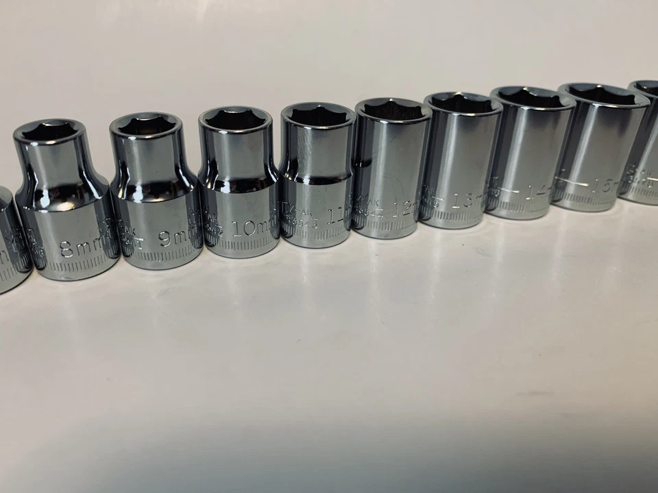 Craftsman Socket Set 3/8" Drive 16 Piece 6 Pt Point Metric Chrome 6-21mm - Image 4 of 4