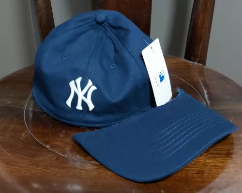 "Yankee With No Brim" Customized Baseball Cap. Comes with brim. Splendid.