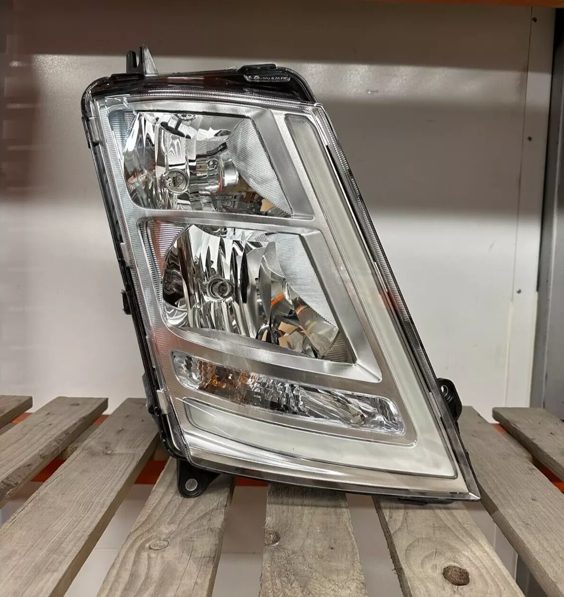 VOLVO FH EURO 6 DRIVERS SIDE HEADLIGHT - 24159320 | eBay