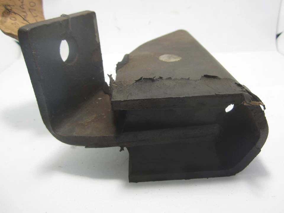 Dodge Lancer Plymouth Valiant 60-61 6-170 RH montaje de motor 2203039 Foto 4 de 4