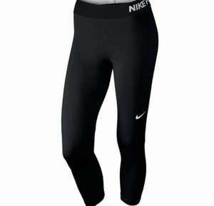 nike pro training capri legging in black