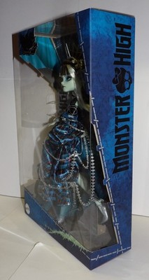 Monster High Stitched in Style ~ FRANKIE STEIN ~ 11
