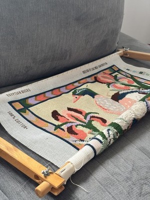 1989 Ehrman Wandteppich Ägyptische Enten von Laura Sanderson teilweise fertig mit Rahmen