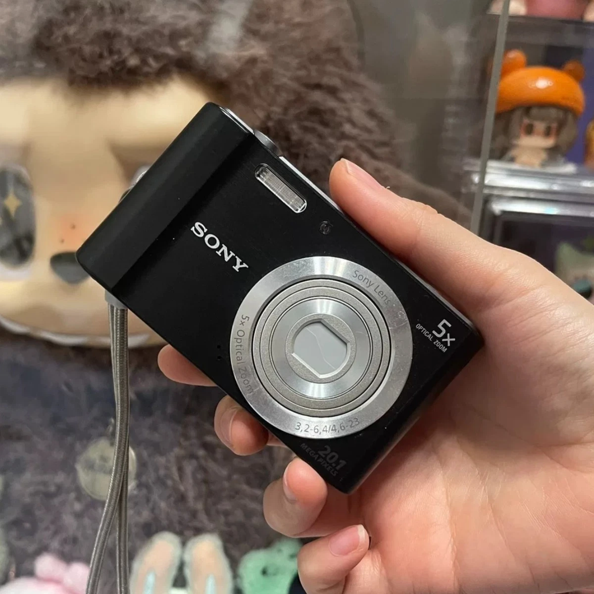 25+ Sony Cyber-shot DSC-W800 Sony Cyber-shot Digital Cameras for