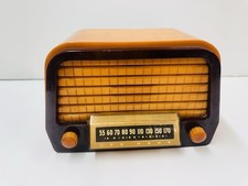 VTG AIR KING A600 DUCHESS CATALIN IN YELLOW & MAROON DECO TUBE RADIO