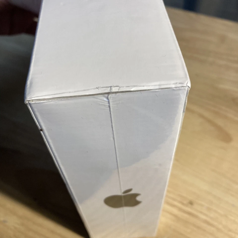 Apple Mac mini 1.4GHz 4GB 500GB MGEM2LL/A A1347 Factory Sealed - Image 3 of 4