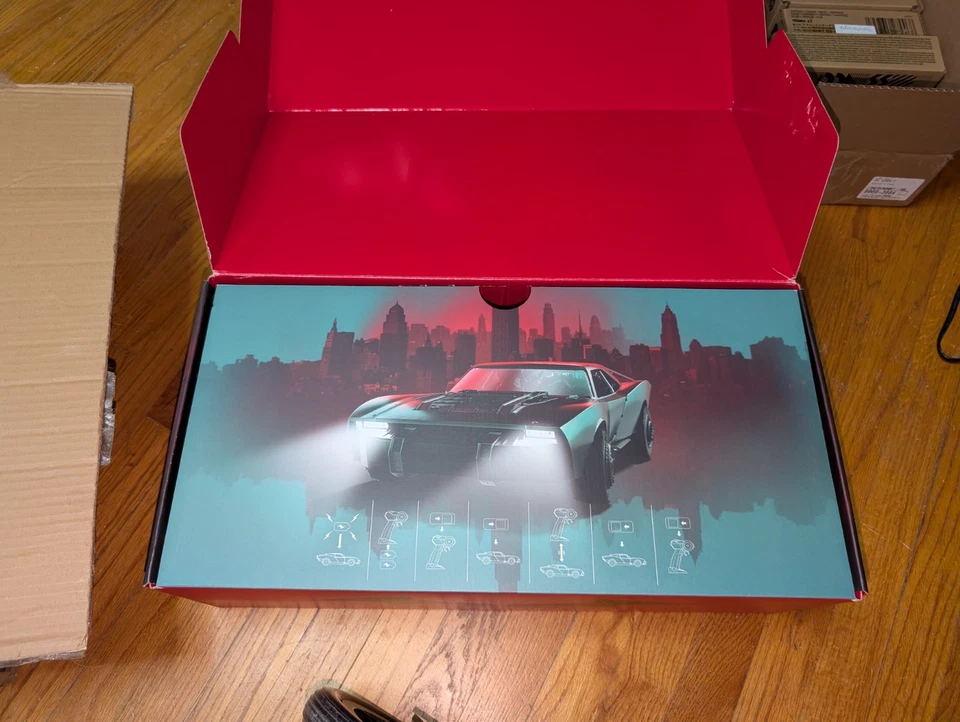 Hot Wheels R/C The BATMAN The Original BatMobile HCD19 1:10 Scale - Image 4 of 4