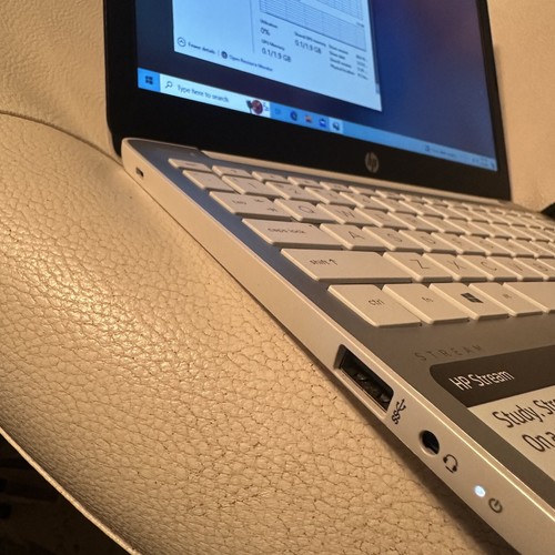 HP Stream 11 – Celeron / 4GB / 32GB eMMC / Windows 10 S - Afbeelding 2 van 12