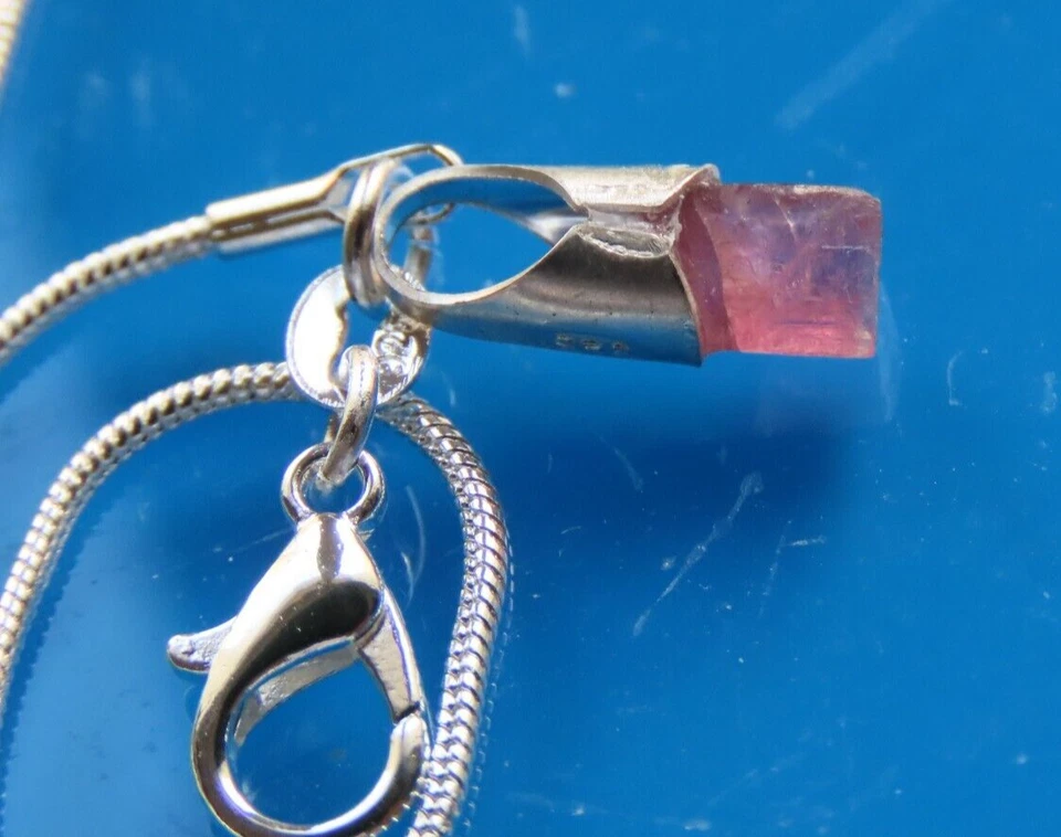 ciondolo in argento con vetro tormalina rosso e catena bagno in argento - Immagine 3 di 4