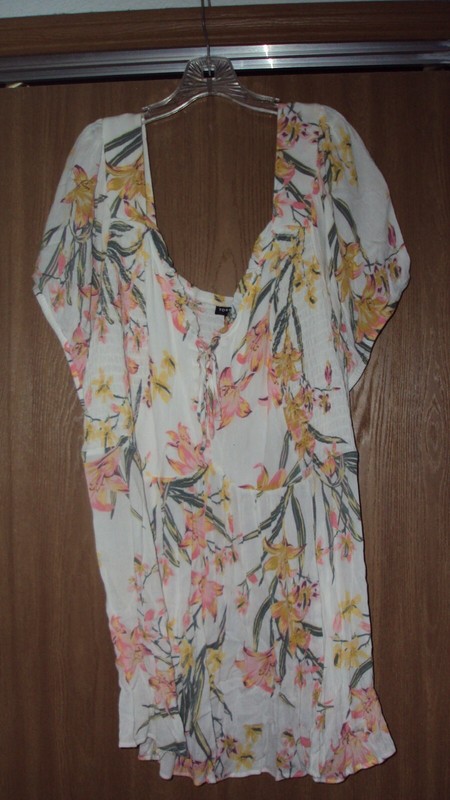 Torrid Sz 5 White Floral Babydoll Crinkle Gauze Smocked Back Puff Sleeve Top