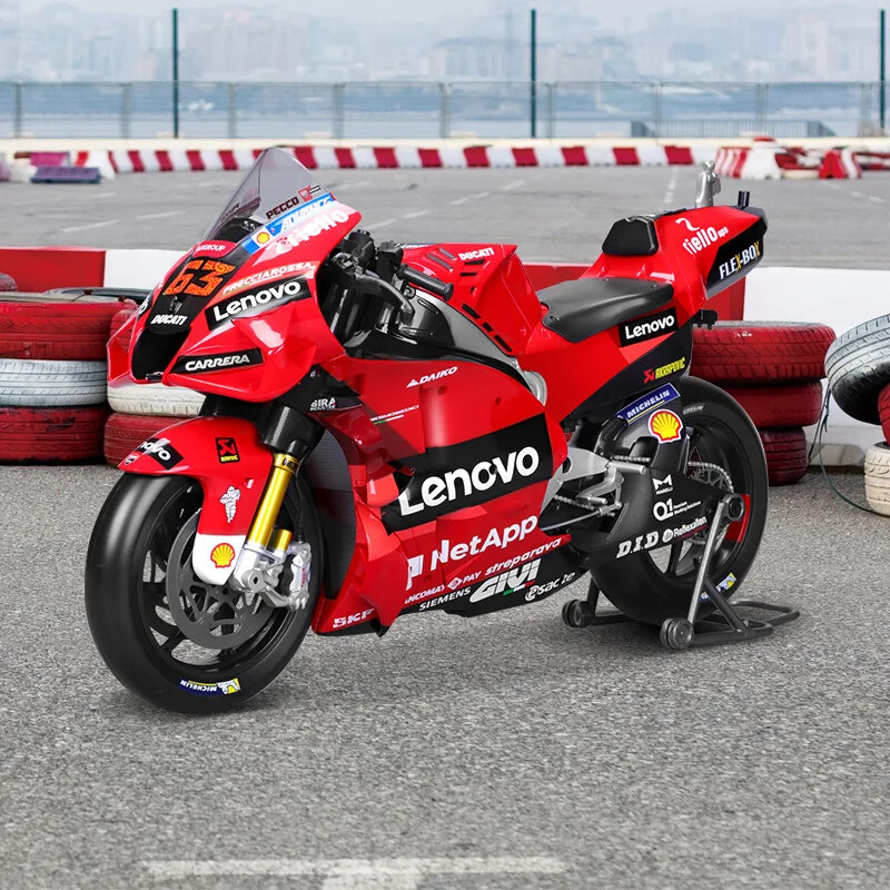 Foto 9 di 24