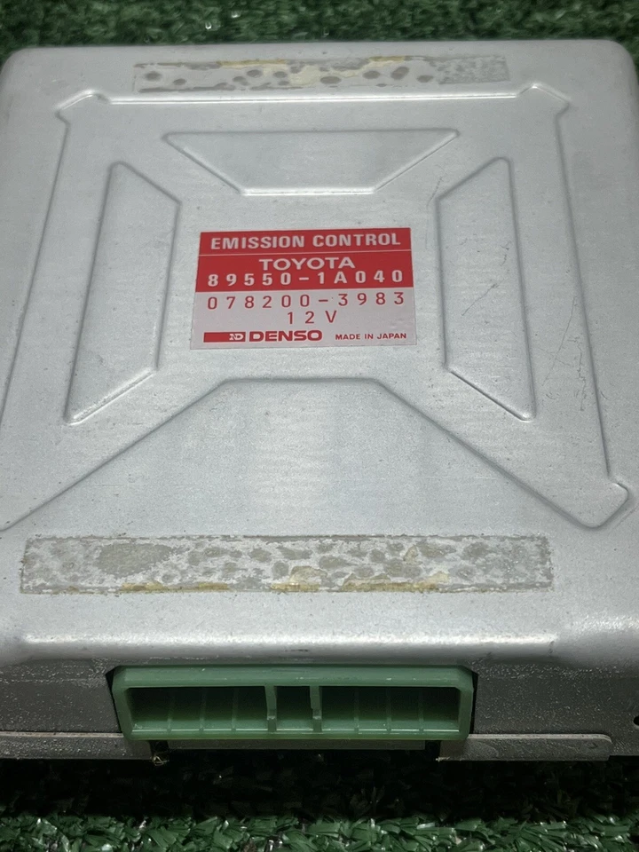 Módulo de control de emisiones Toyota Corolla 1988-1990 89550-1A040 Foto 2 de 2