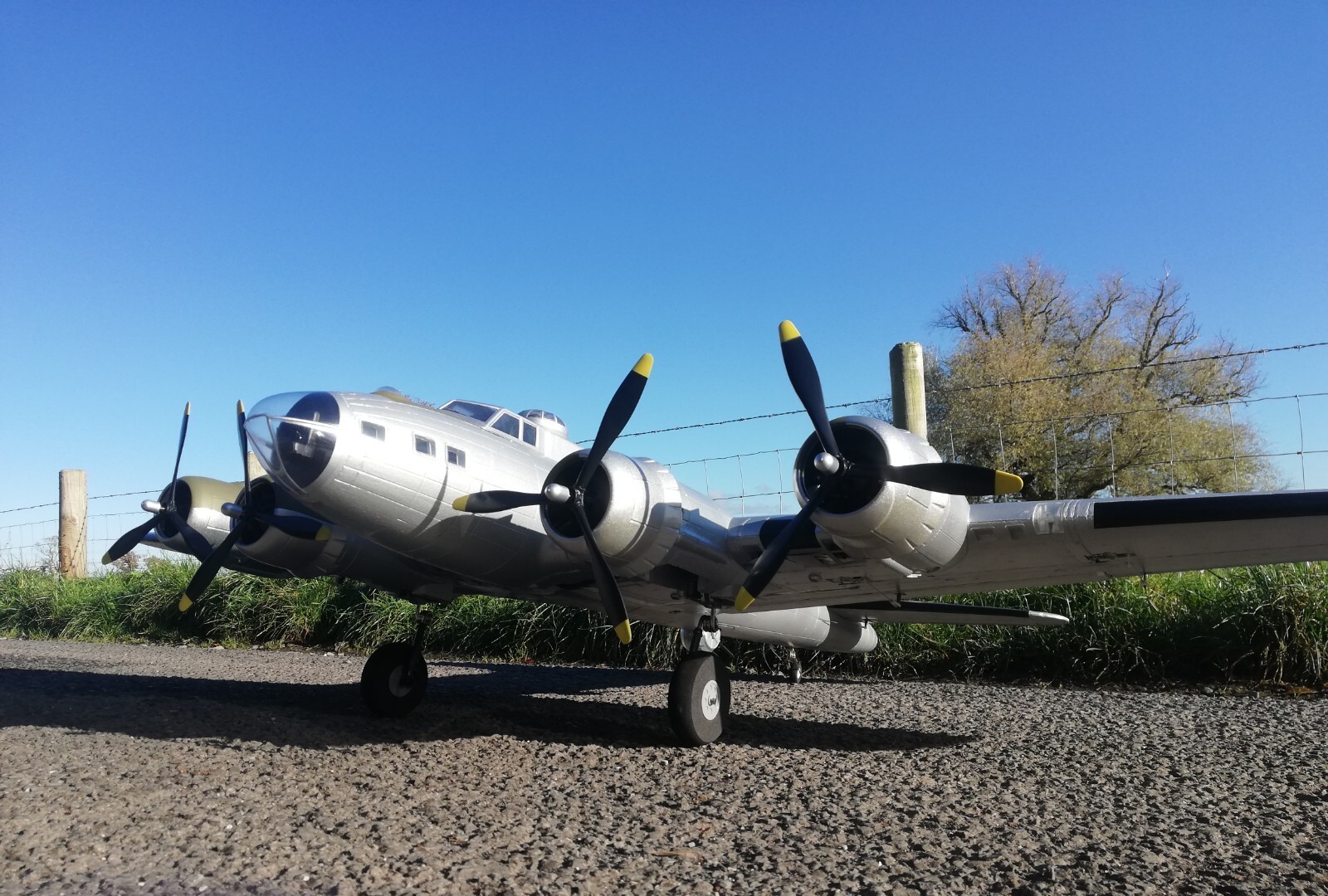 Hobbyking B17 Flying Fortress PNP 1875mm Large Electric RC Plane eBay