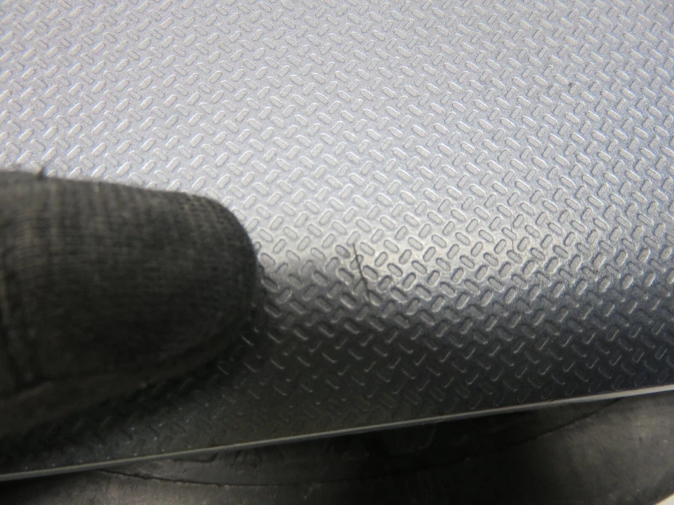 Acer Aspire 5733Z-4851 Laptop Intel Pentium P6200 2GB ohne HD/Batt - Scharniere defekt - Bild 4 von 4