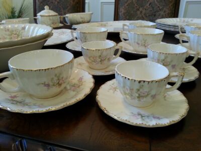 89 PC LIMOGES LaFRANCE 4 TC G.F.E. WARRANTED 22K GOLD DINNERWARE