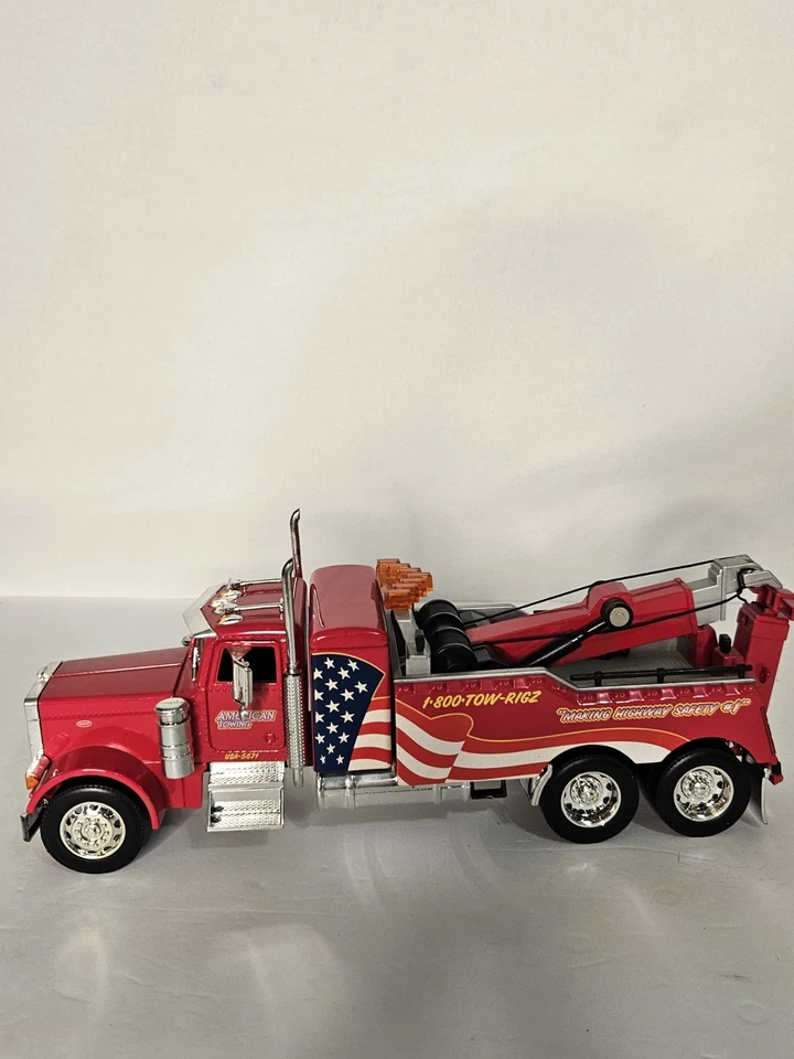 JADA TOYS ROAD RIGZ PETERBILT MODEL 379 1:32 AMERICAN TOWING  - Image 2 of 4