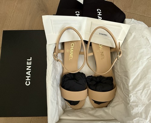 SANDALI CHANEL BEIGE IN PELLE EU41 NUOVI CON SCATOLA PREZZO DI LISTINO £1280 - Foto 18 di 22
