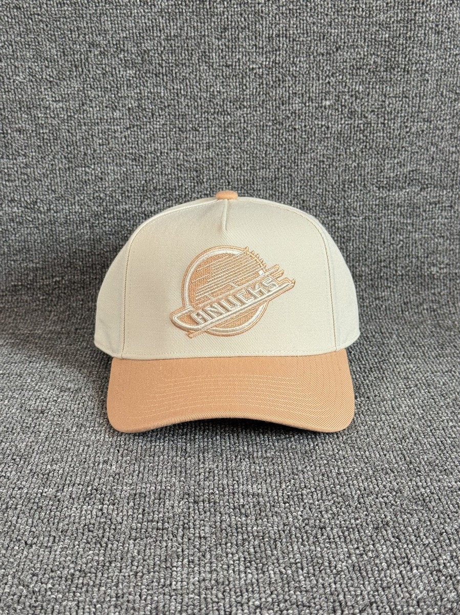 Mitchell & Ness Vancouver Canucks Retro Snapback Tan Cream Hat