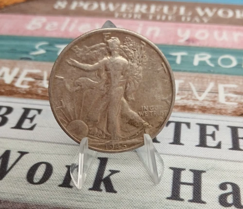 1945 S 90%  Silver Walking Liberty Half Dollar  good looking coin  TP-10902