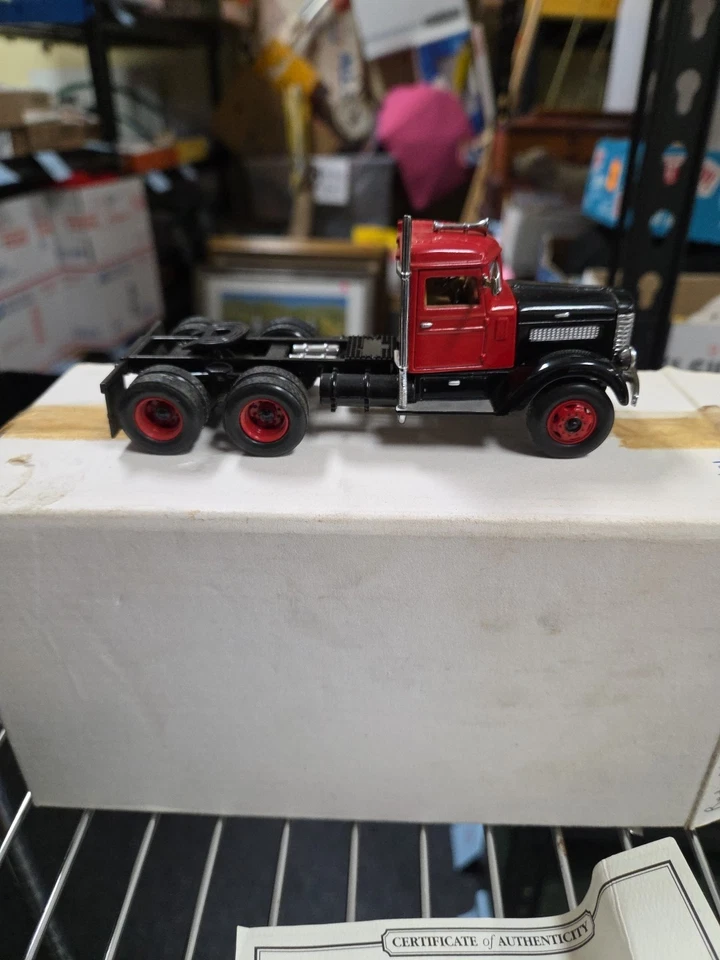 Dinky 1939 Peterbilt escala 1:43 diecast  Foto 4 de 4