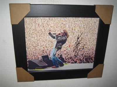 Axl Rose; signiertes Foto 8 x 10 cm gerahmt mit Echtheitszertifikat