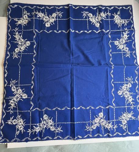 BLUE Tablecloth-White RickRack Trim & Handmade Floral Embroidery 32" Square-VGC - Picture 3 of 11