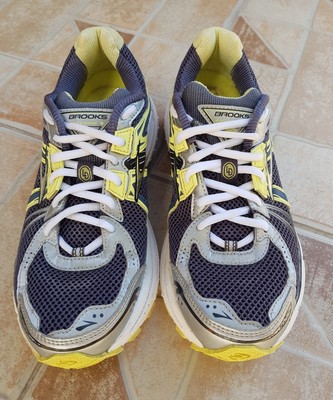 brooks shoes womens wide width