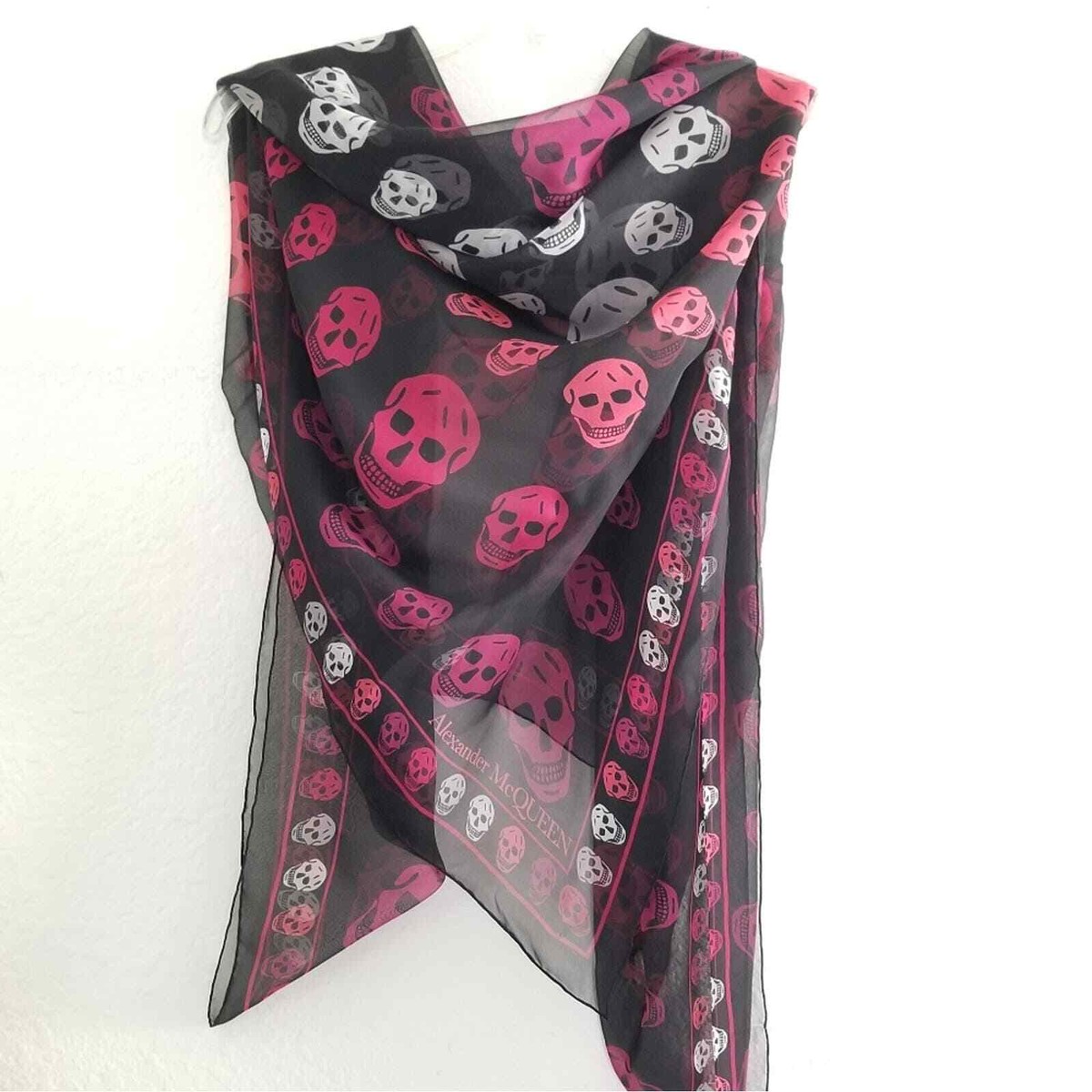 Alexander McQueen Skull Silk Large Scarf Black Red | eBay Alexander McQueen Skull Silk Large Scarf Black Red | eBay
