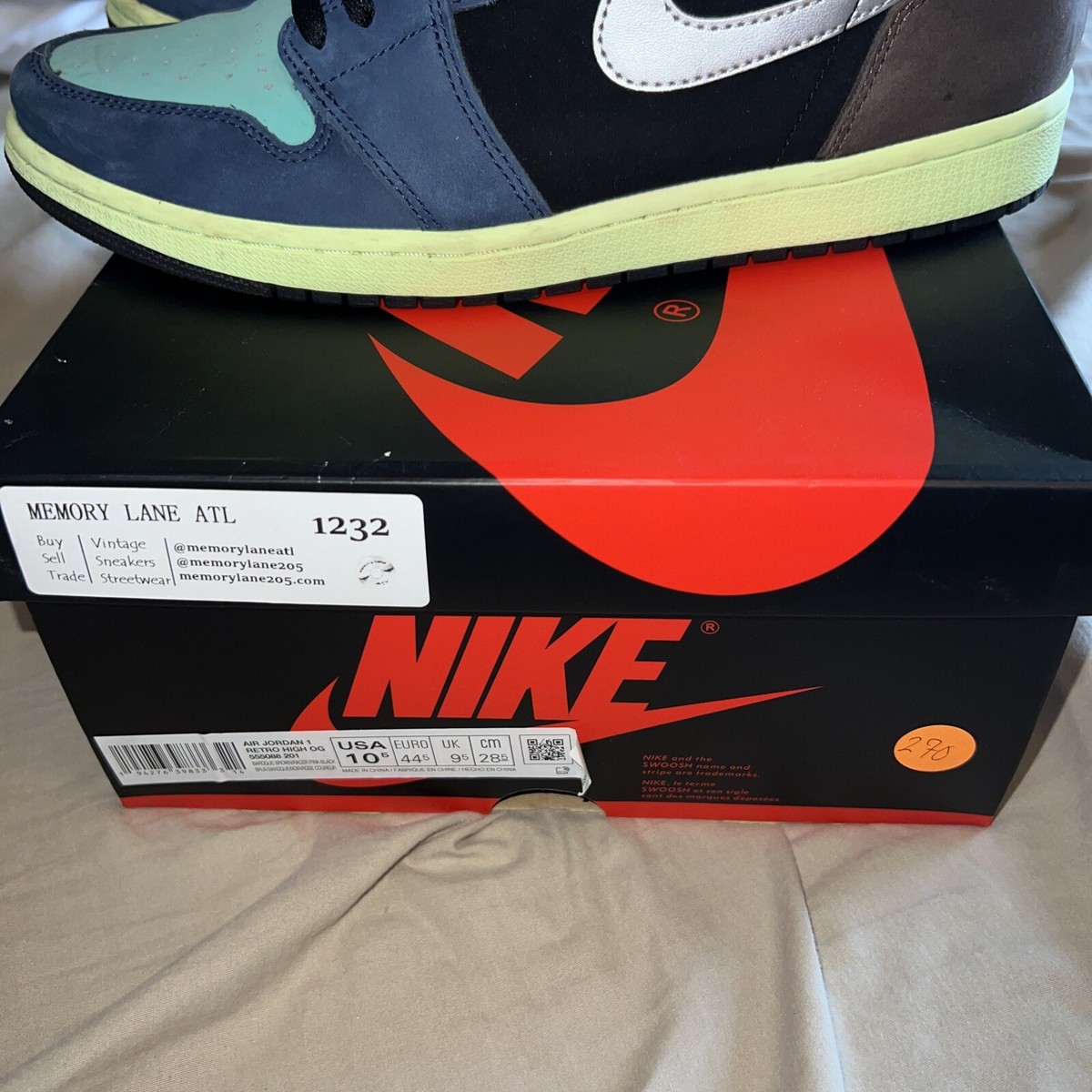 さっち33 Size 10.5 - Jordan 1 Retro High Tokyo Bio Hack 194276398333