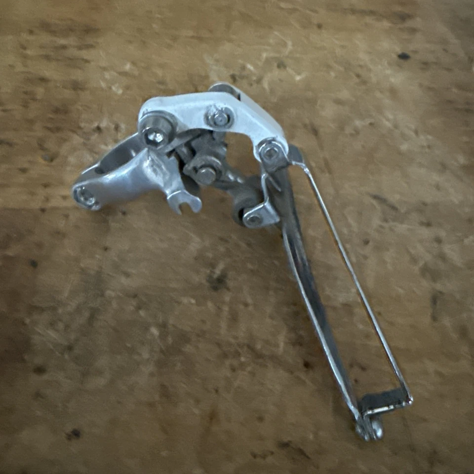 Desviador de bicicleta de carretera delantero vintage Suntour Cyclone 7000 28,6 mm doble blanco Foto 4 de 4