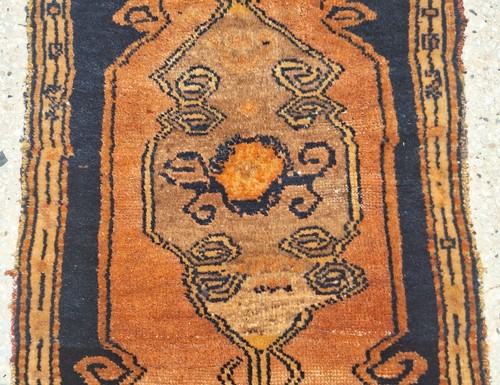 Raro tappeto antico frammentato, piccolo tappeto fatto a mano, design tribale da collezione - Foto 5 di 19