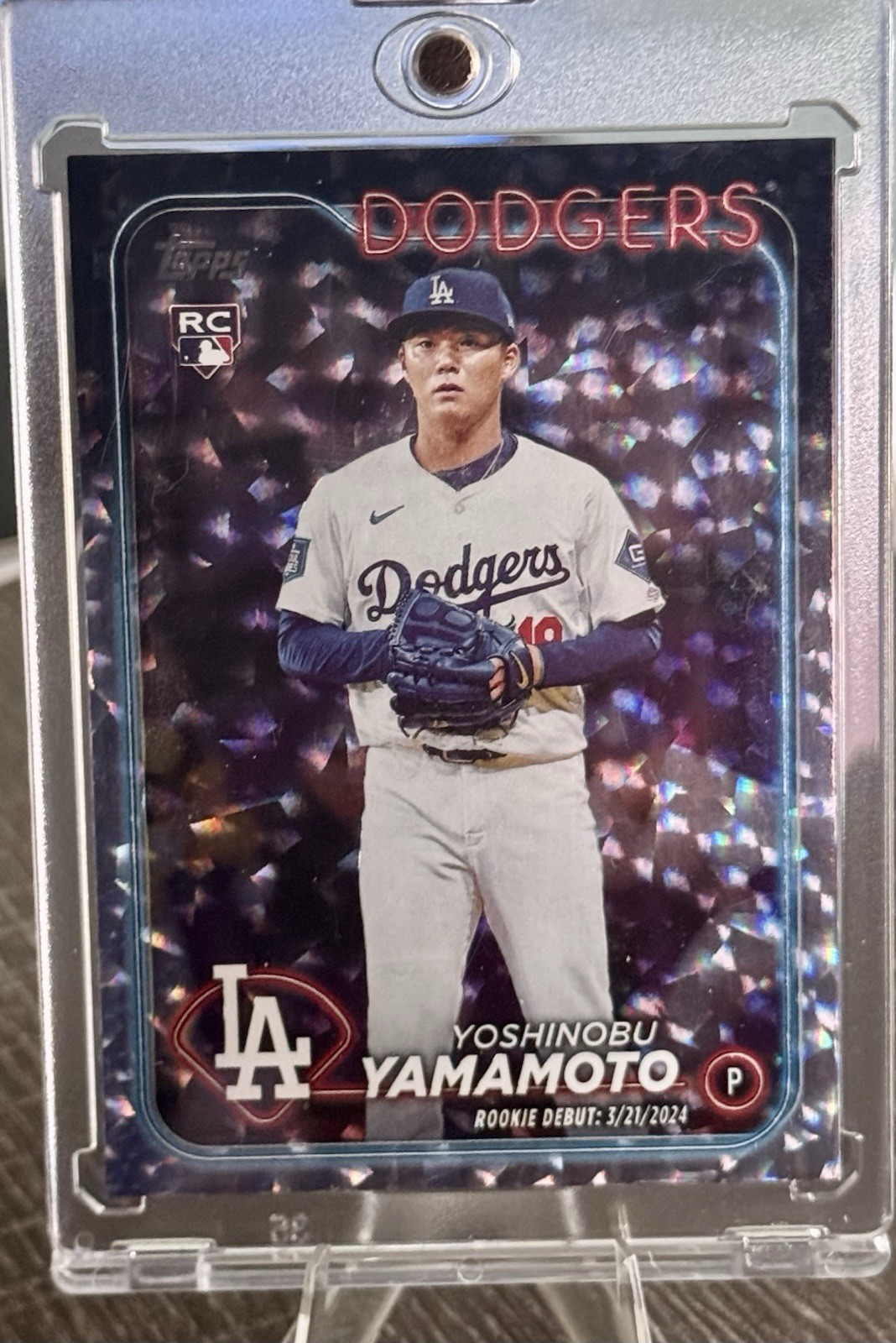2024 Topps Update - Yoshinobu Yamamoto #US149 Silver Crackle Foilboard (RC)