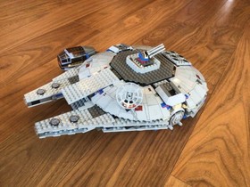 LEGO Star Wars Millennium Falcon #7190 Complete W/figs, Parts W /Box, Manual