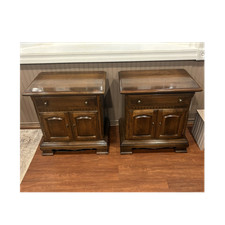 Ethan Allen Classic Manor 15-5216. Solid Maple Matching Pair Nightstands