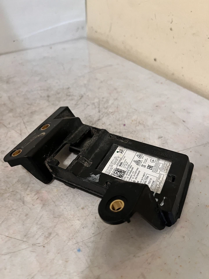 2019 ACURA RLX RH ASSIST RADAR UNIT 0EM 36930-TY2-A21 - Image 4 of 4