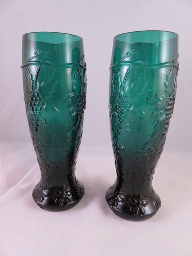 Two Vases by “JR” Green w Grape Design Flowers (712) - Picture 2 of 6