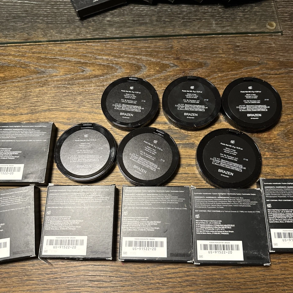 Younique Matte Bronzer In Medium/Brazen. Damaged. Brand New. Special Price - Image 4 of 4