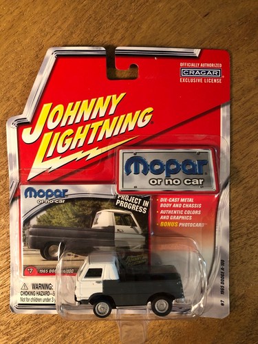 Johnny Lightning Mopar #7 1965 Dodge A-100 NEW Bonus Photo Card