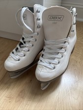 DBX Light Up Kid Skates Size 2, Charger Included