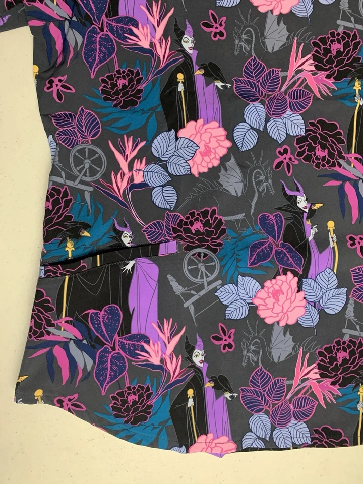 Blusa Médica Disney Villains Maléfica Para Mujer Talla XL Extra Grande Dos Bolsillos Nueva Foto 3 de 4