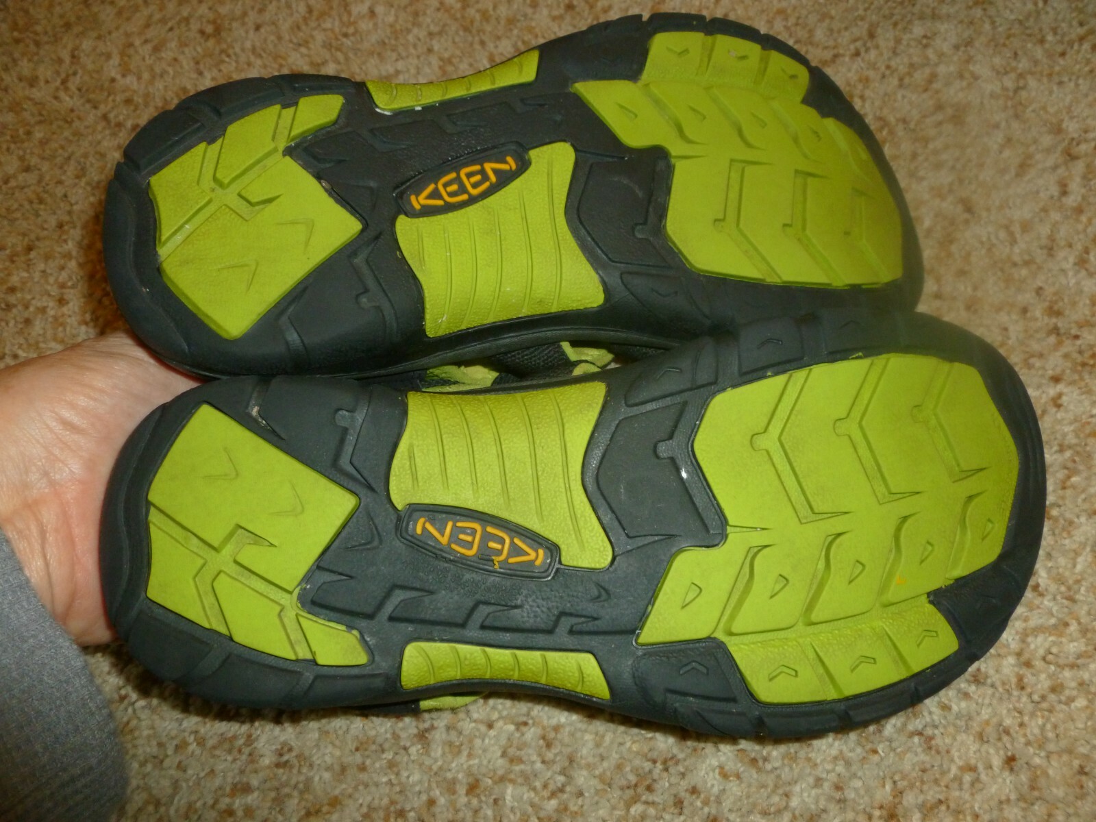 Scarpe sandali da acqua sportivi da trekking verdi Youth KEEN Newport taglia 6