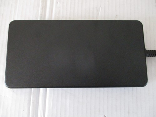 Estación de acoplamiento de rendimiento Dell WD19DCS 240W USB-C HDMI DP GLAN USB - Imagen 8 de 22