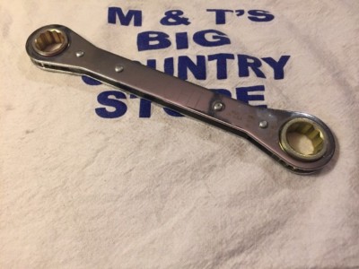 Wright Tool Ratcheting Box Wrench 12 Point 16mm x 18mm 9422 USA