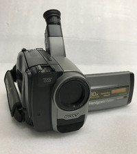 Sony Handycam Vision CCD-TRV32 NTSC NO CHARGER ONLY THE CAMERA
