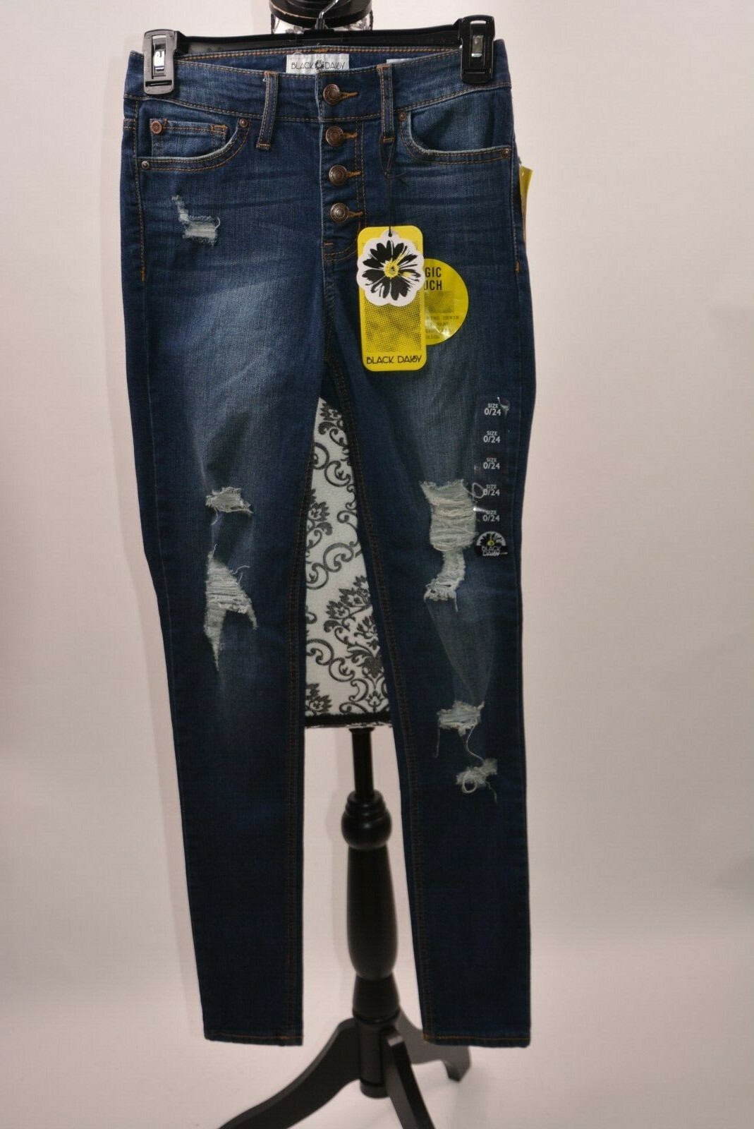 Comprar Black Daisy Jeans Junior Mid Rise SELINA Hi Ris en USA desde  Ecuador | TiendaMia