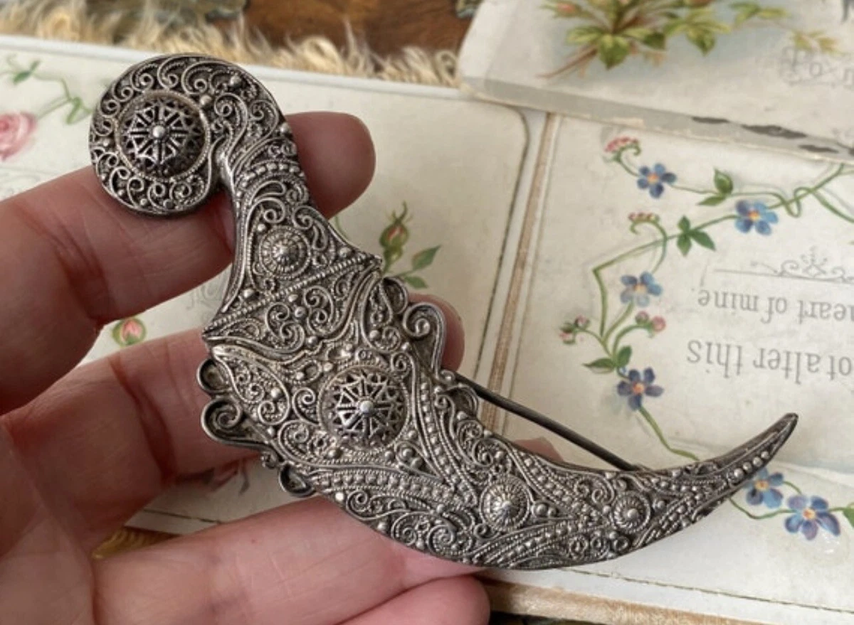 Decorative brooches deals