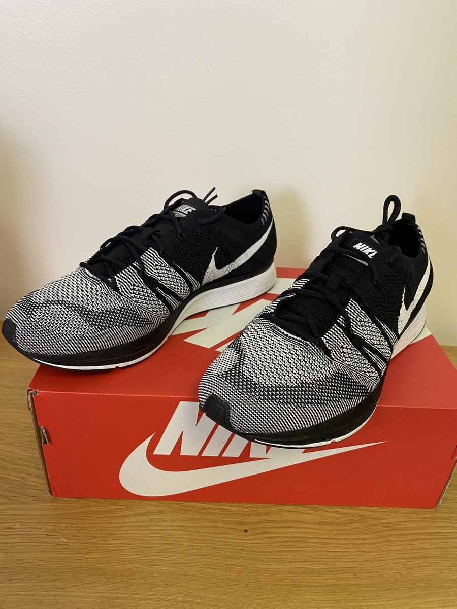 Size 9.5 - Men's Nike Flyknit Trainer 2018 Oreo AH8396 005 VNDS
