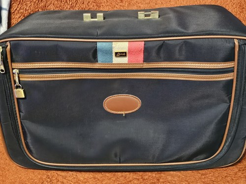 RARE VINTAGE LARK (Samsonite) Black 22" Upright 2-Wheeled Suitcase - Picture 1 of 7