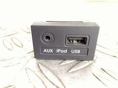 PORT AUX/USB Hyundai i10 (F5) Hatchback 1.1i 12V (G4HG) 2012 961200X0004 - Photo 1/2