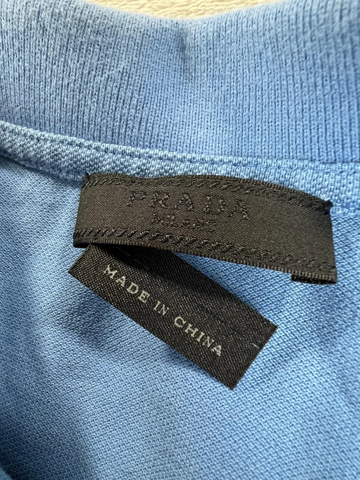 Camisa Polo Prada Piqué Para Hombres L Azul Cuello Punta Manga Corta Rojo Logo Parche Foto 3 de 4